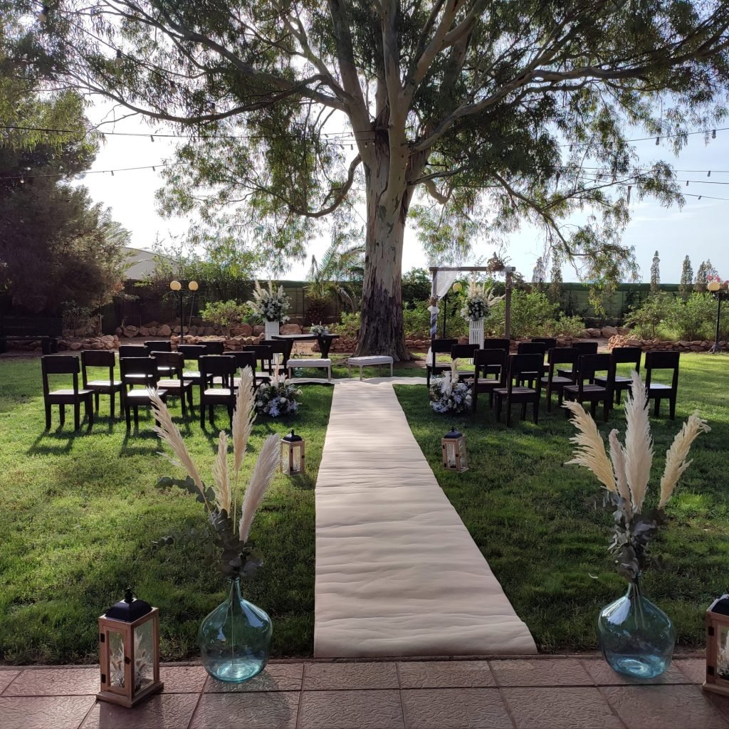 cortijo-la-tortuga-mora-boda-almería El Cortijo La Tortuga Mora es una finca especializada en la realización de bodas y eventos. A tan solo a 7 km de Retamar-Toyo, en la autovía Murcia- Almería.